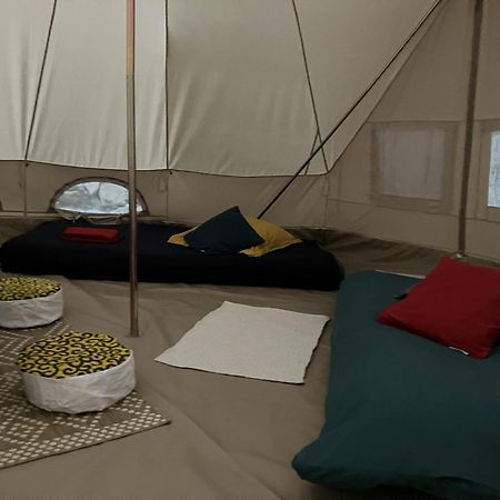 Grande Tente Tipi En Pleine Foret Burzet 外观 照片