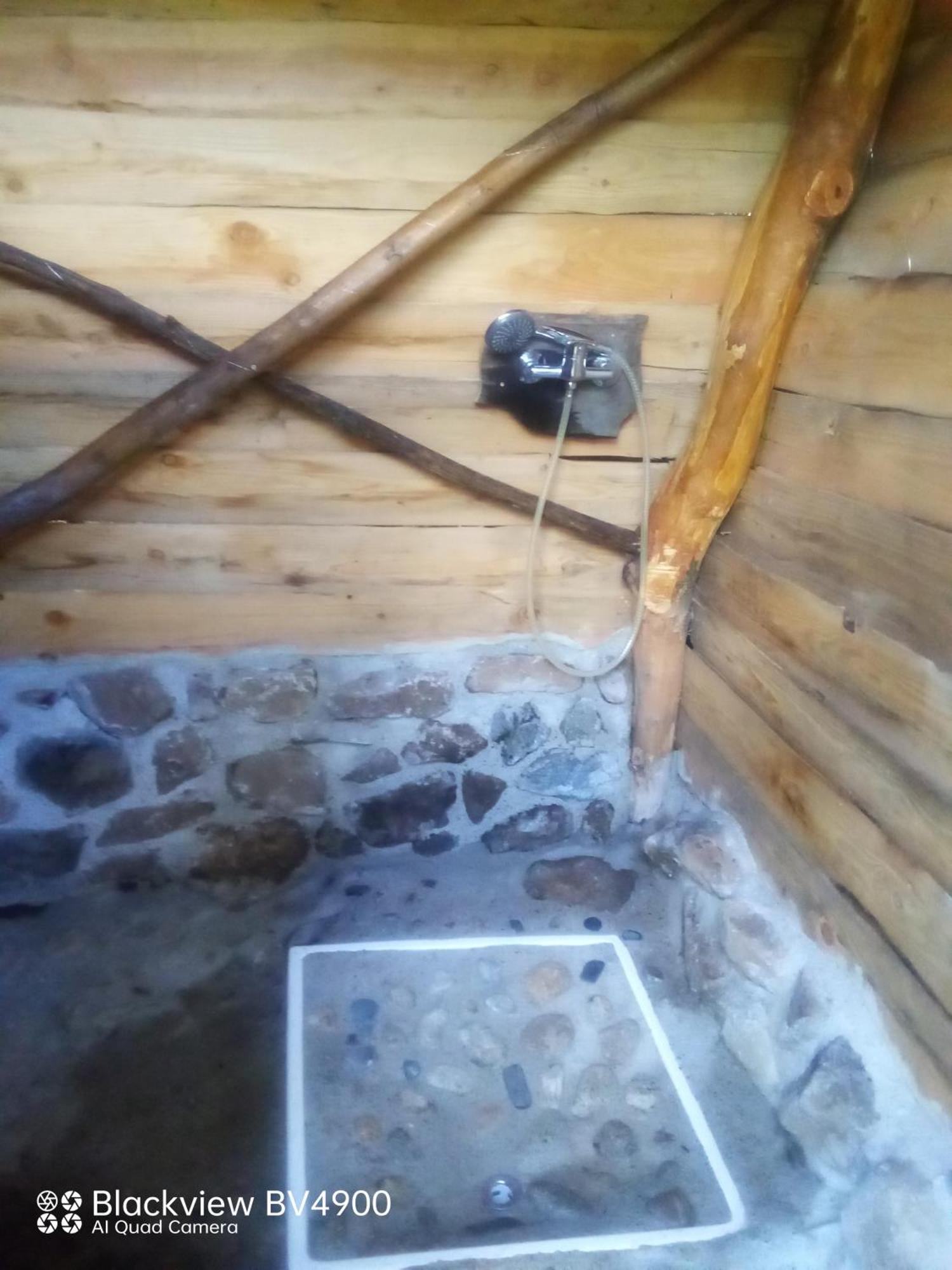 Grande Tente Tipi En Pleine Foret Burzet 外观 照片