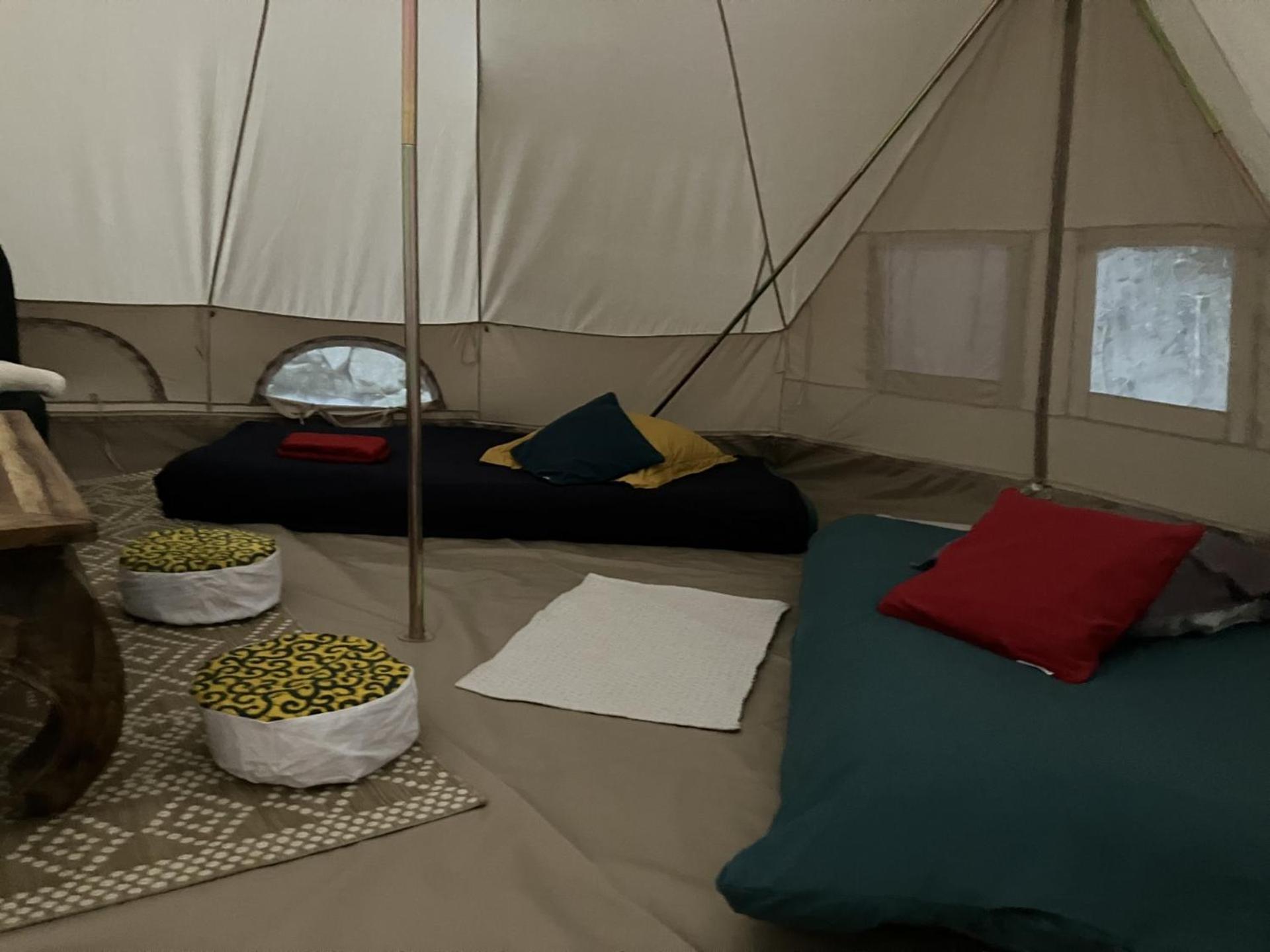 Grande Tente Tipi En Pleine Foret Burzet 外观 照片
