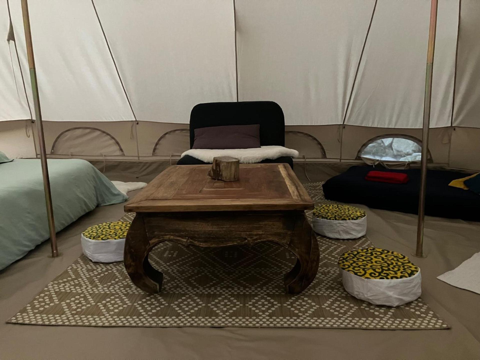 Grande Tente Tipi En Pleine Foret Burzet 外观 照片